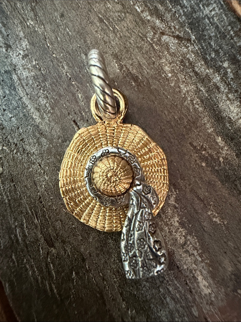 Brighton ABC By the Sea Hat Charm, two-tone summertime fun charm preloved - Picture 4 of 9